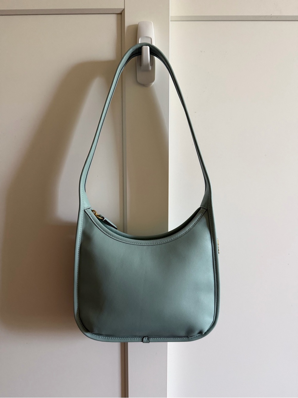 Coach Curve Zip Bag CAF11 Light Blue Glovetanned Leather 1997 Re-Edition